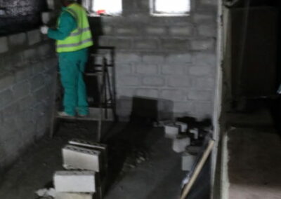 20170612 builder's worker in the cellar